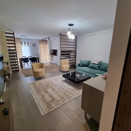Apartament Superb In Regim Hotelier- Arad Plaza Luaran gambar